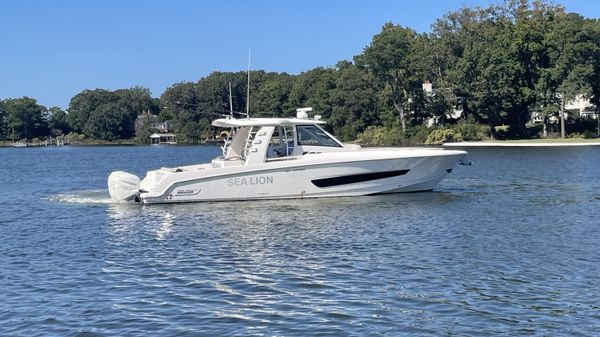 Boston Whaler 420 Outrage 