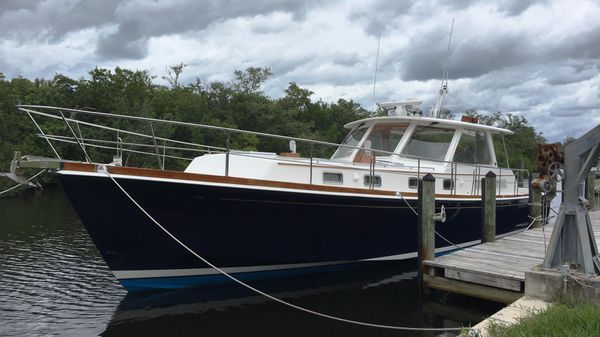 Grand Banks Eastbay HX