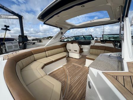 Sea Ray 350 SLX image