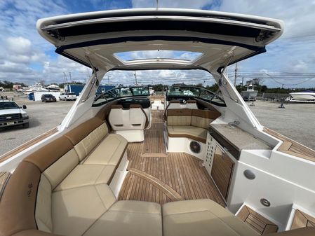 Sea Ray 350 SLX image