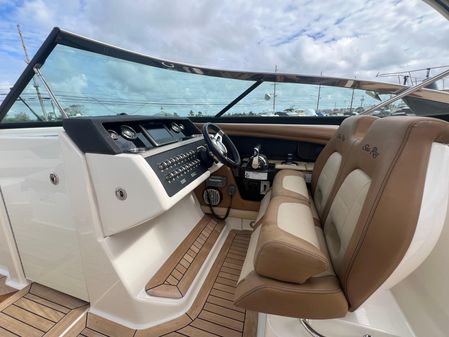 Sea Ray 350 SLX image