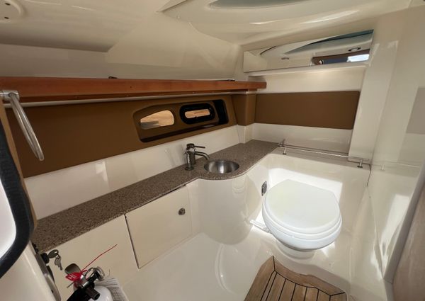 Sea Ray 350 SLX image