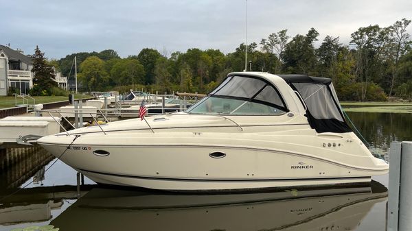 Rinker 330 Express Cruiser 