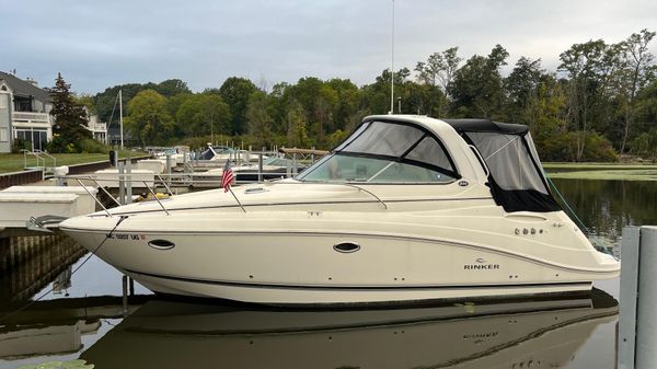 Rinker 330 Express Cruiser