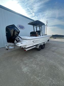 Robalo 246-CAYMAN image