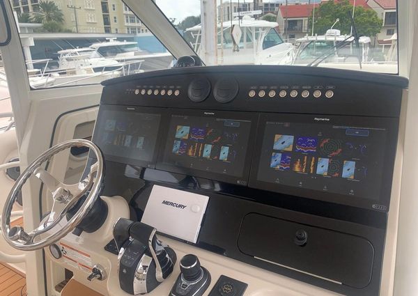 Boston Whaler 420 Outrage image