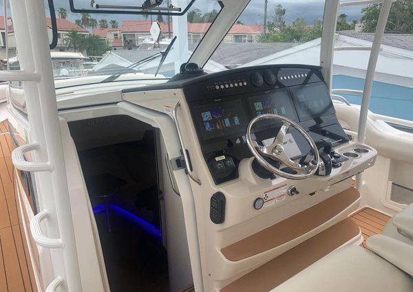 Boston Whaler 420 Outrage image