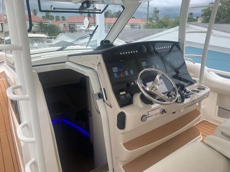 Boston Whaler 420 Outrage image