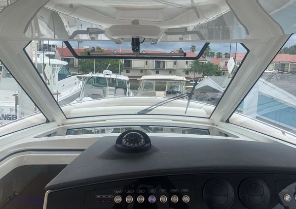 Boston Whaler 420 Outrage image