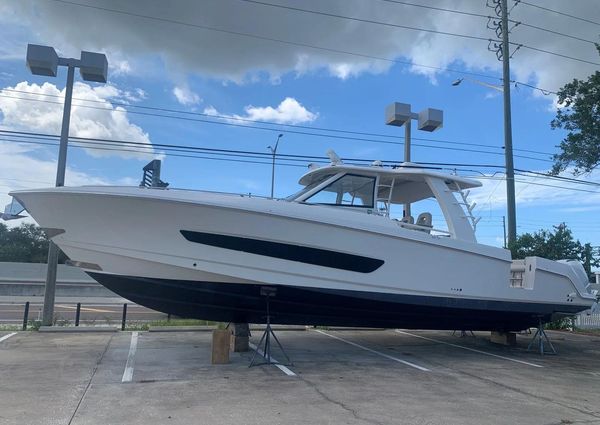 Boston Whaler 420 Outrage image