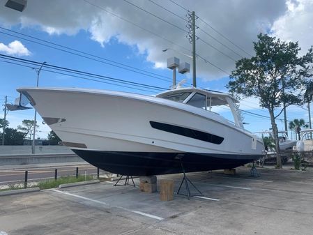 Boston Whaler 420 Outrage image