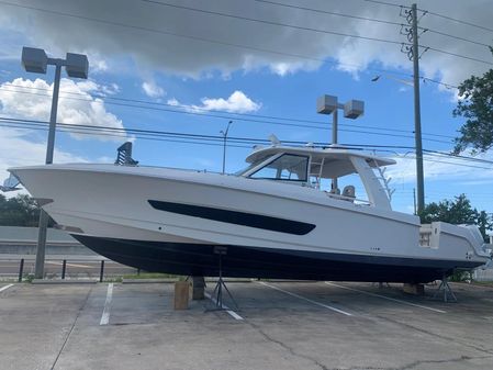 Boston Whaler 420 Outrage image