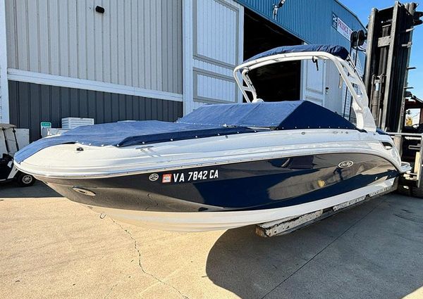 Sea Ray SDX 250 image