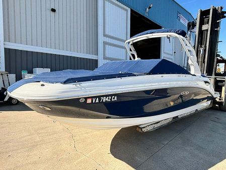 Sea Ray SDX 250 image