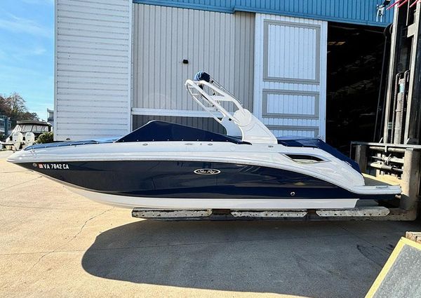 Sea Ray SDX 250 image