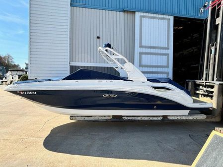 Sea Ray SDX 250 image