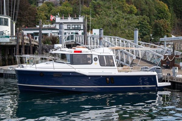 Ranger Tugs R-25 - main image