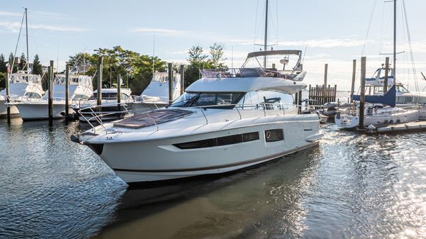 Prestige 500 Flybridge image