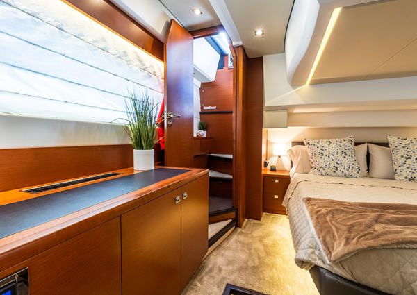 Prestige 500 Flybridge image