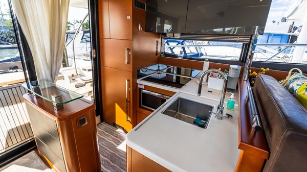 Prestige 500 Flybridge image