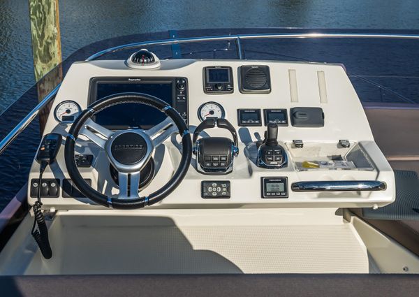 Prestige 500 Flybridge image