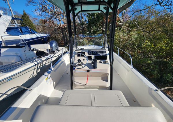 Boston Whaler 210 Montauk image