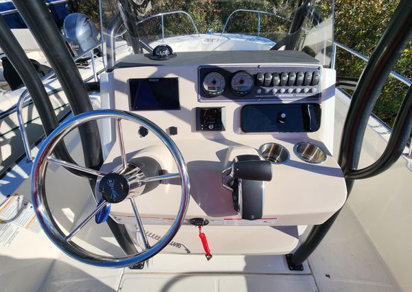 Boston Whaler 210 Montauk image