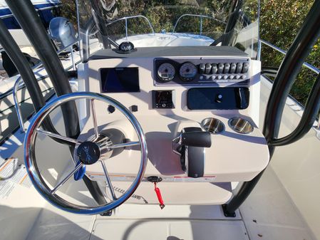 Boston Whaler 210 Montauk image