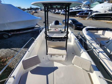 Boston Whaler 210 Montauk image