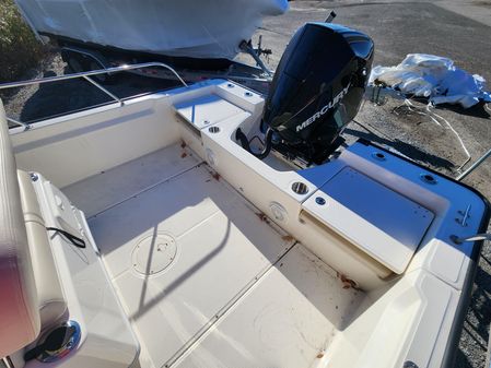 Boston Whaler 210 Montauk image