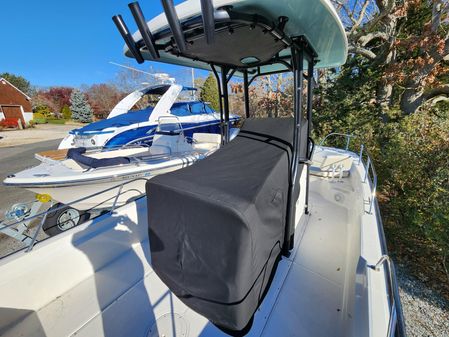 Boston Whaler 210 Montauk image