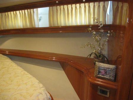 Sea Ray 680 Sun Sport image