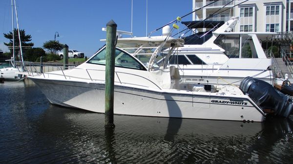 Grady-White Express 370