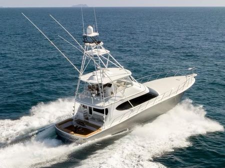 Hatteras GT70 image