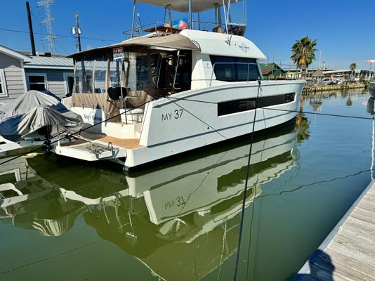 Fountaine Pajot MY 37 - main image