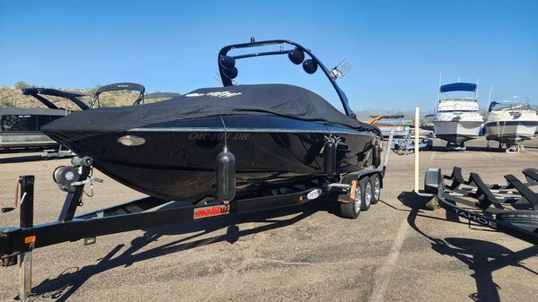 Malibu 247 LSV image