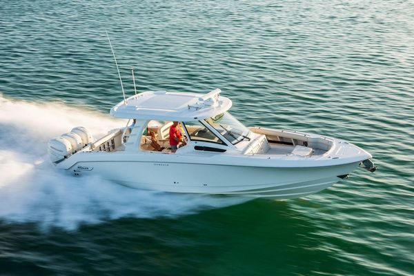 Boston Whaler 350 Realm - main image