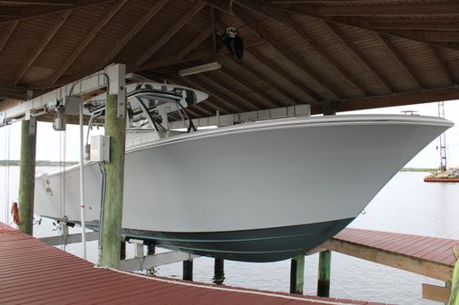 Front Runner 36 Center Console image