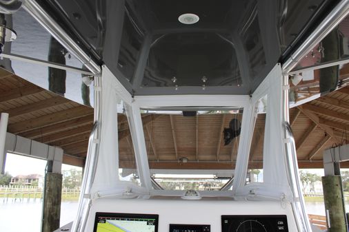 Front Runner 36 Center Console image