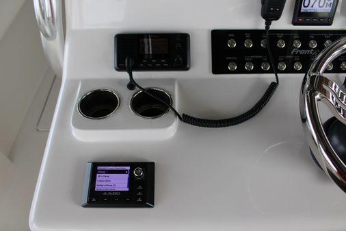 Front Runner 36 Center Console image