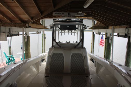 Front Runner 36 Center Console image