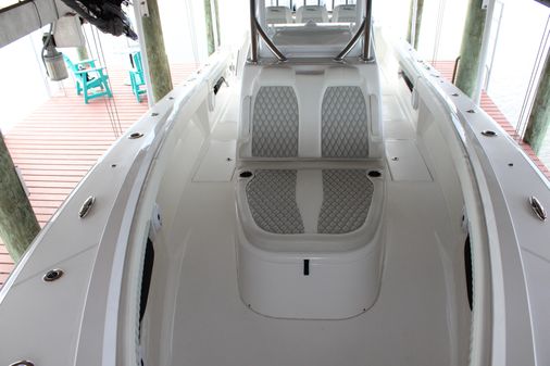 Front Runner 36 Center Console image