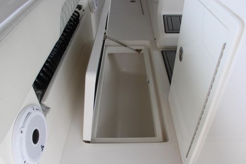 Front Runner 36 Center Console image