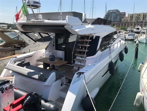 Ferretti Yachts 500 image