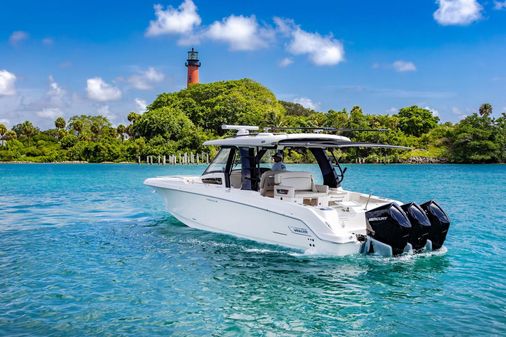 Boston Whaler 350 Realm image