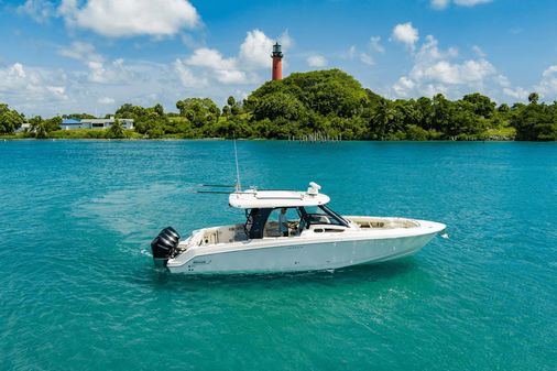 Boston Whaler 350 Realm image