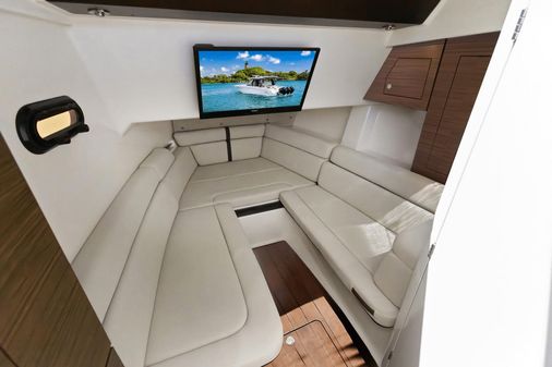 Boston Whaler 350 Realm image