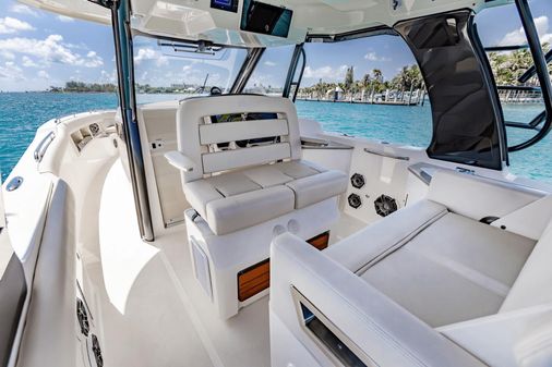 Boston Whaler 350 Realm image