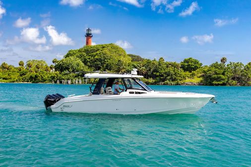 Boston Whaler 350 Realm image