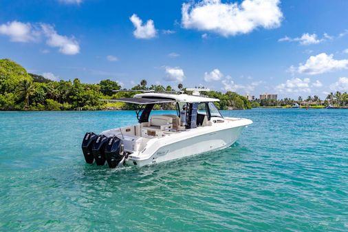 Boston Whaler 350 Realm image